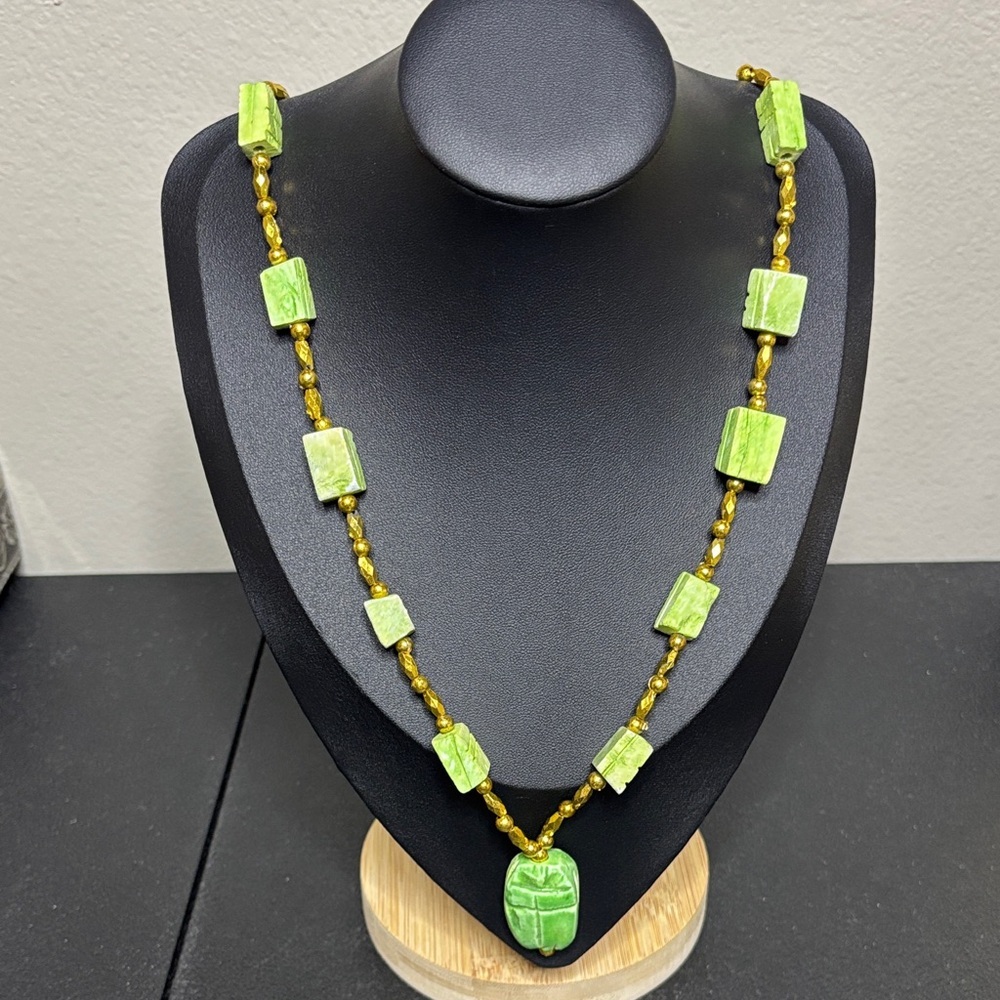 Scarab Rock Beaded Lime Green Gold Necklace - Picture 1 of 7